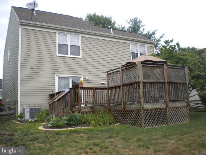 13711 Springhaven Drive Chantilly, VA 20151 - Photo 19 of 22 back of home