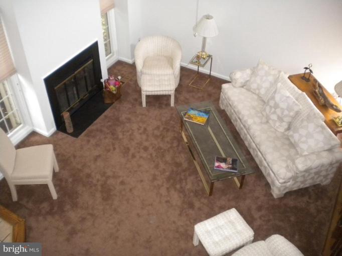 13711 Springhaven Drive Chantilly, VA 20151 - Photo 3 of 22 Living Room