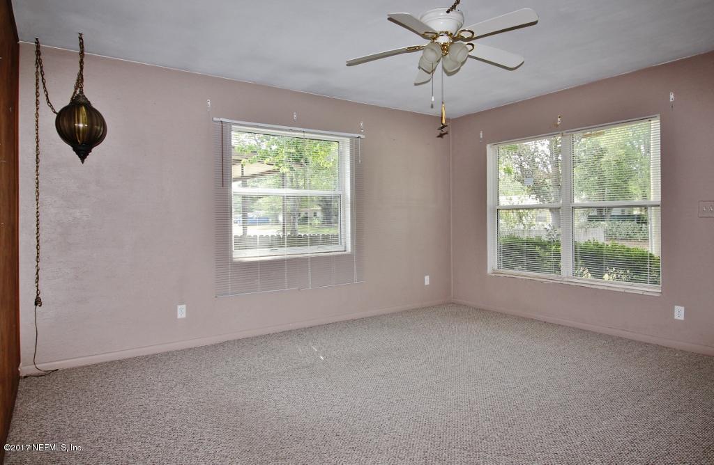 7315 May Apple Road Jacksonville, FL 32211 - Photo 8 of 21 Living Room
