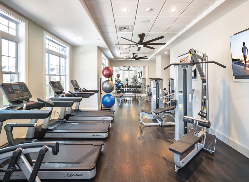 3 Hummingbird Way, Unit 3 Methuen, MA 01844 - Photo 35 of 36 a view of a room with gym equipment
