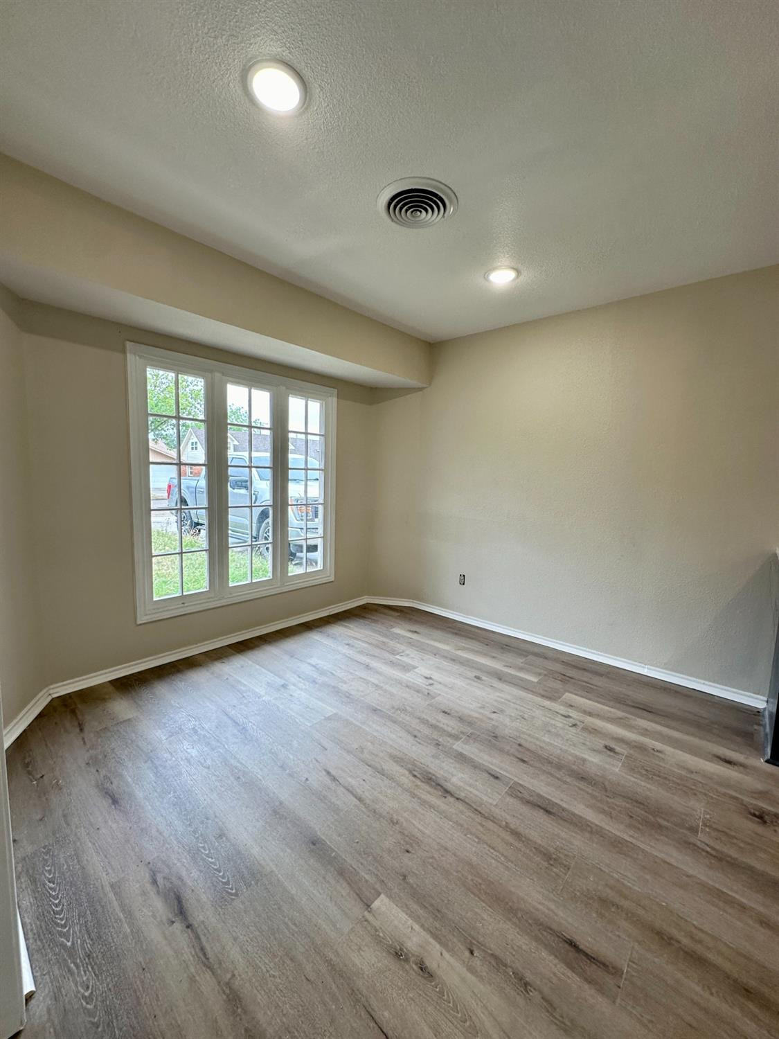 2012 68th Street Lubbock, TX 79412 - Photo 5 of 30 Photo 5