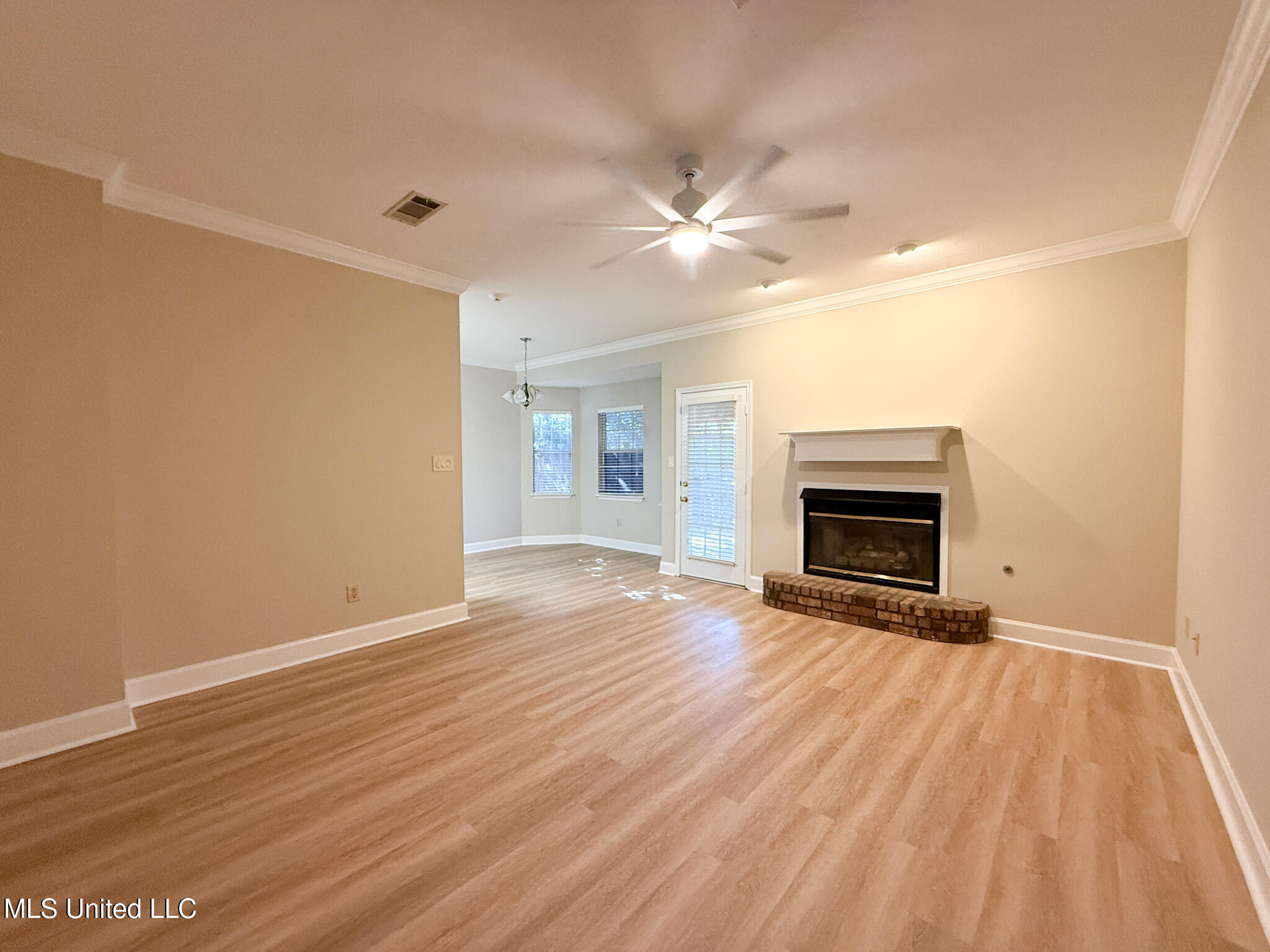 110 Commonwealth Avenue Brandon, MS 39047 - Photo 5 of 24 IMG_1583