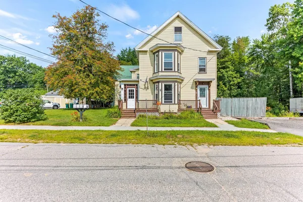 $899,000 | 32 Mill Street, Rochester, NH 03868