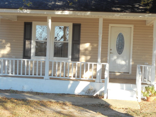 734 Joe Barnes Road Byron, GA 31008 - Photo 4 of 24 a view of entrance gate of a house