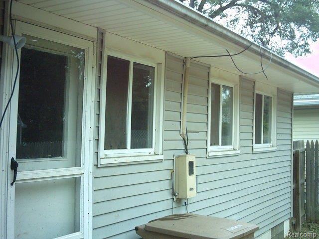 36 West Rutgers Avenue Pontiac, MI 48340 - Photo 2 of 4 36RutgersW 011