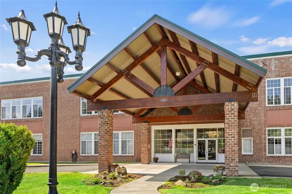 $260,950 | 202 East 3rd Street, Unit 215, Cle Elum, WA 98922