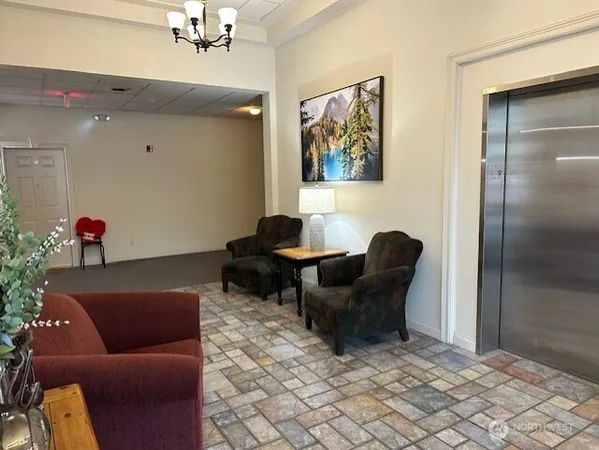 $260,950 | 202 East 3rd Street, Unit 215, Cle Elum, WA 98922