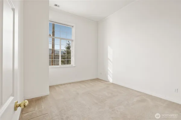 $260,950 | 202 East 3rd Street, Unit 215, Cle Elum, WA 98922