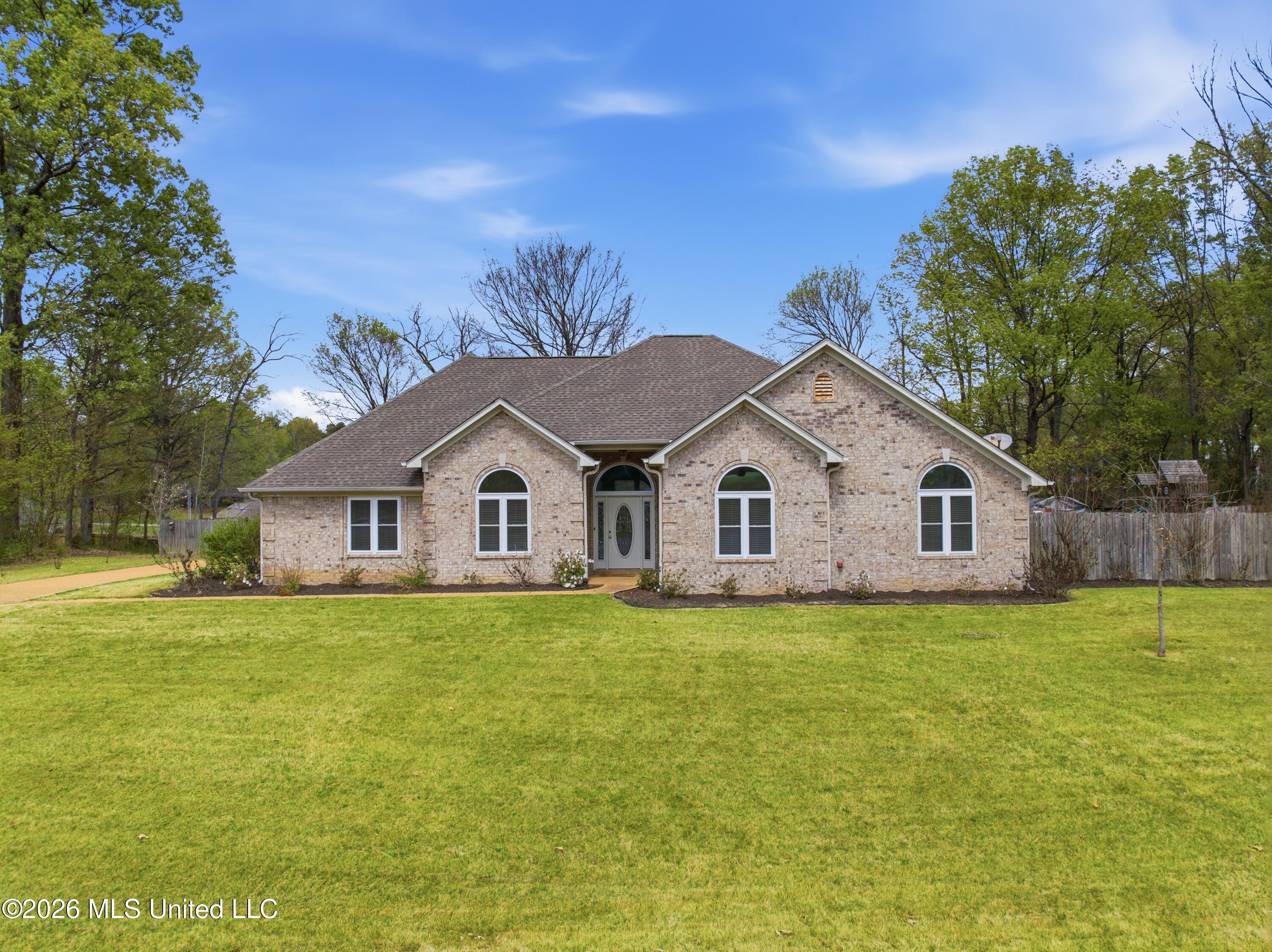 5562 Corey Cove Horn Lake, MS 38637 - Photo 1 of 41 DJI_0568