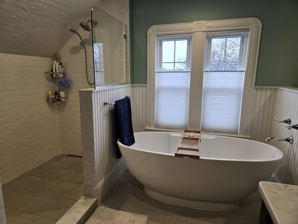 133 Elmwood Road, Unit 2 Swampscott, MA 01907 - Photo 3 of 3