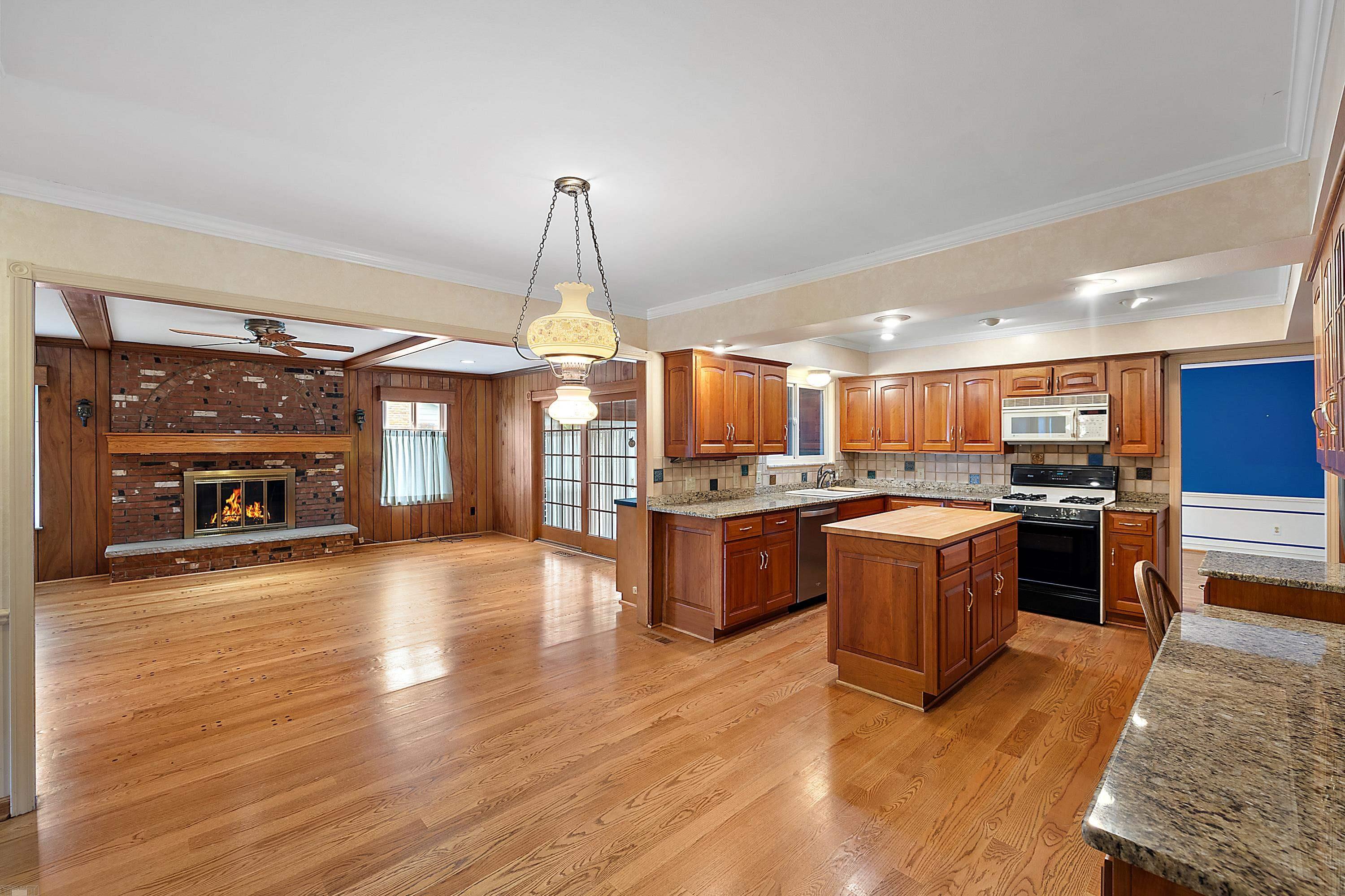 656 Canterbury Road Grosse Pointe Woods, MI 48236 - Photo 23 of 77