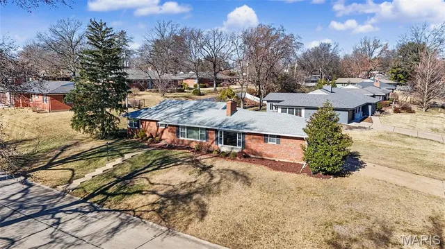 $545,000 | 1400 Norman Place, Warson Woods, MO 63122