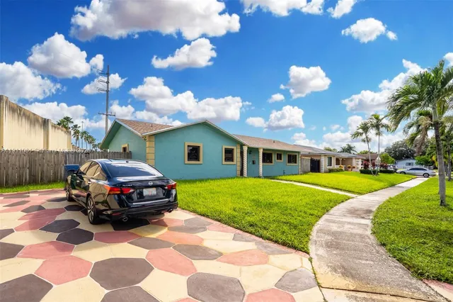 $549,999 | 722 Northwest 170th Street, Miami Gardens, FL 33169