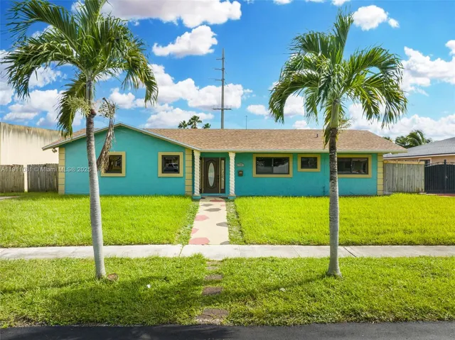 $549,999 | 722 Northwest 170th Street, Miami Gardens, FL 33169