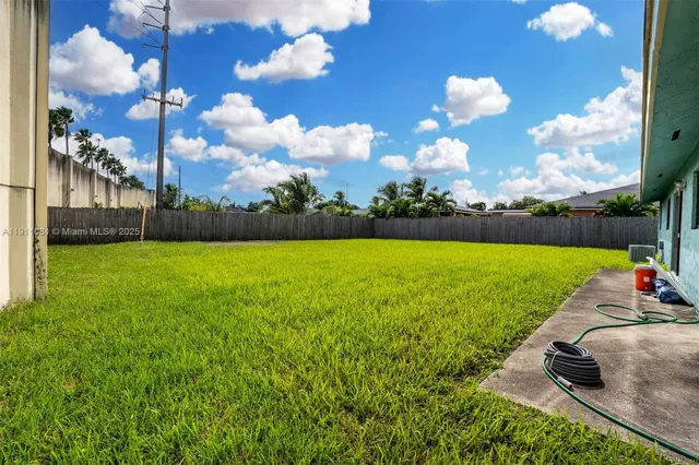 $549,999 | 722 Northwest 170th Street, Miami Gardens, FL 33169
