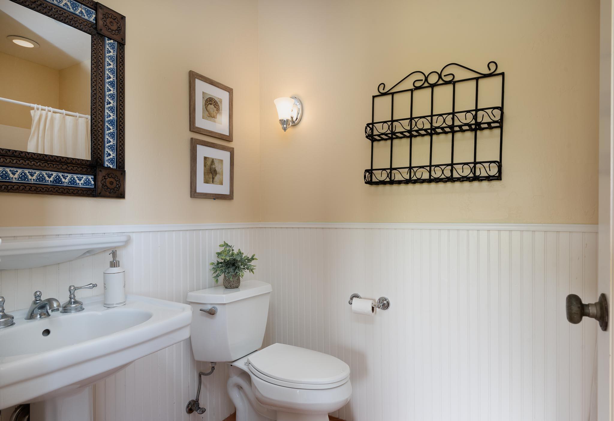 4035 Ramitas Road Santa Barbara, CA 93110 - Photo 17 of 34 Bathroom