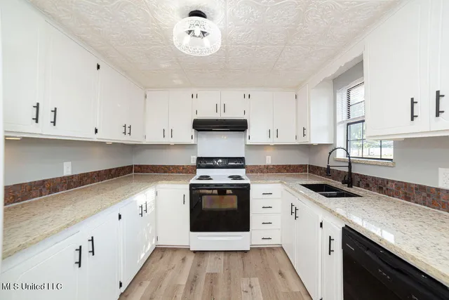 $198,500 | 10828 Haena Court, Diamondhead, MS 39525