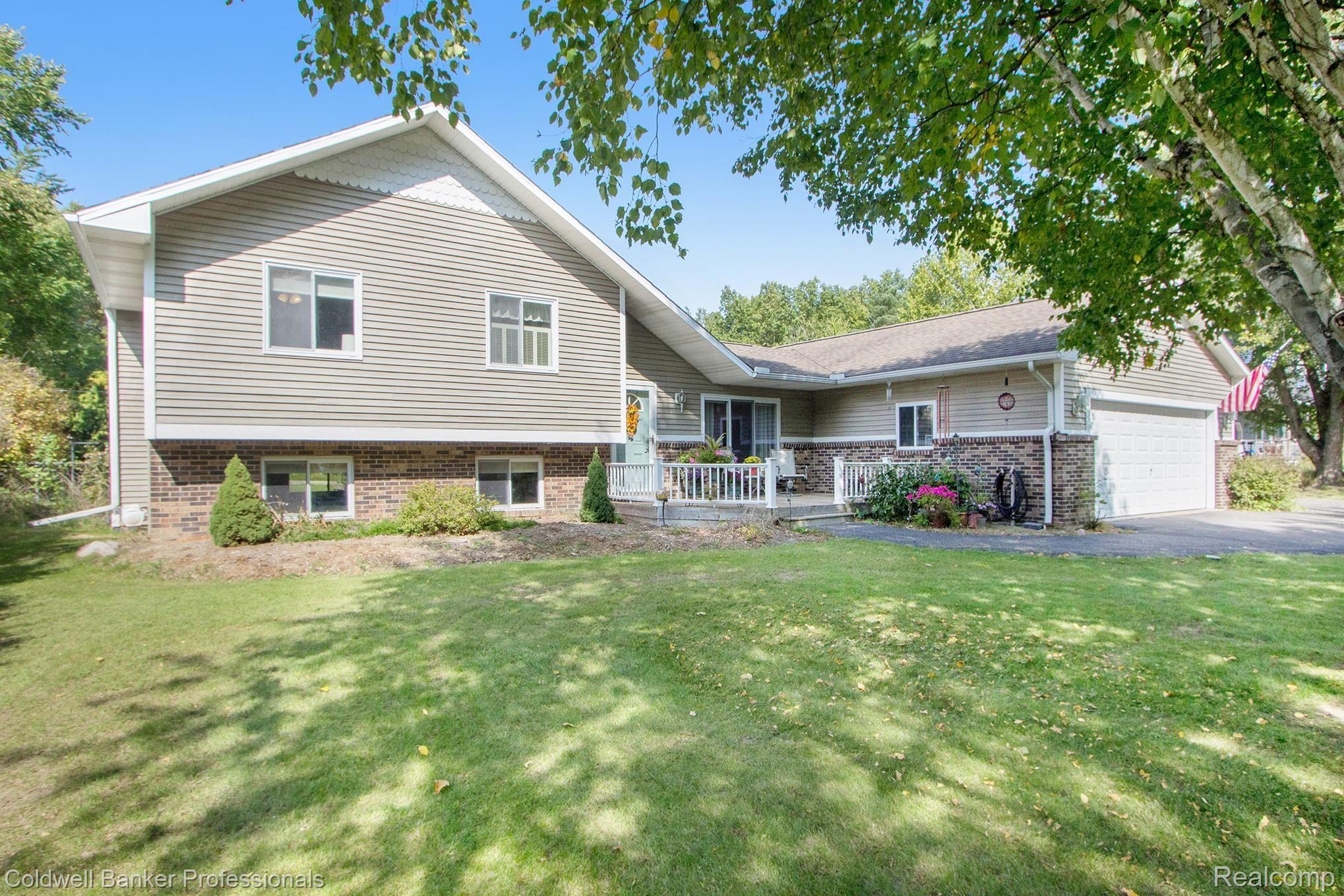 3576 Hunt Road Lapeer, MI 48446 - Photo 37 of 39 IMG_0039.jpg