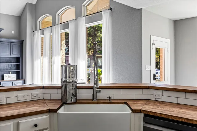 $600,000 | 11601 King George Court, Montgomery, TX 77316