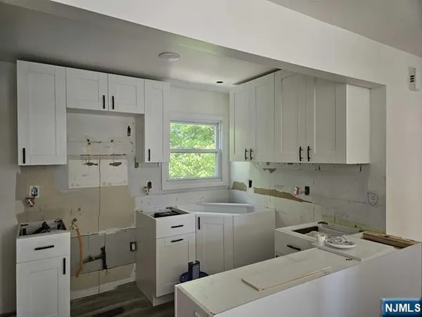 $2,800 | 281 Marion Avenue, Unit 1, Cliffside Park, NJ 07010