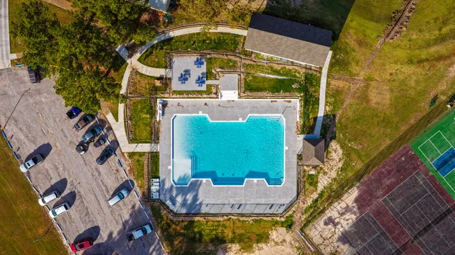 a view of an outdoor space