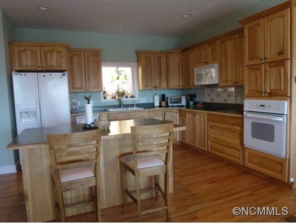 144 Wedgewood Road Waynesville, NC 28785 - Photo 8 of 24 Gallery Image 8