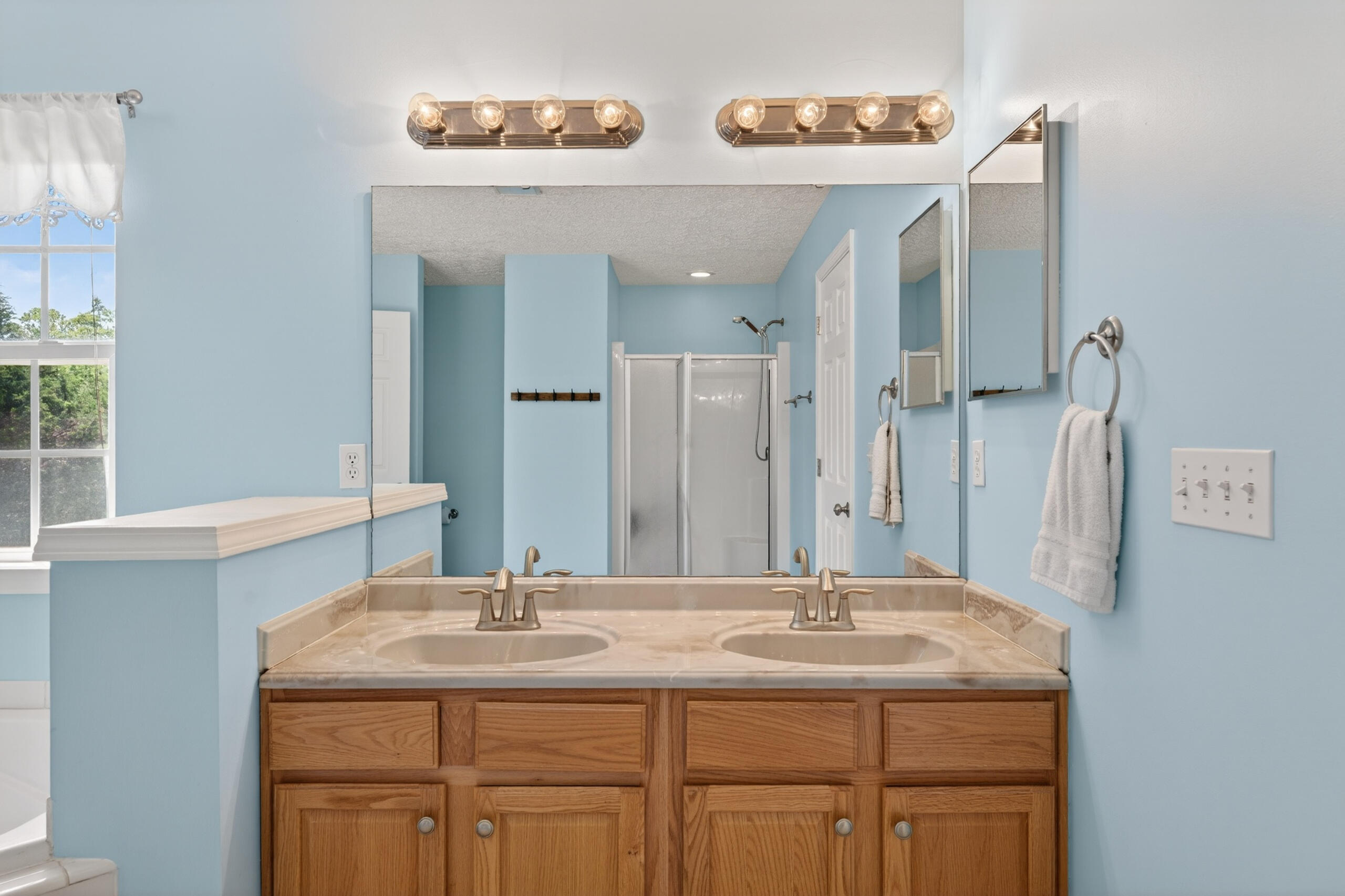 1633 Pilot Mountain Road Moneta, VA 24121 - Photo 22 of 103 Master Bath