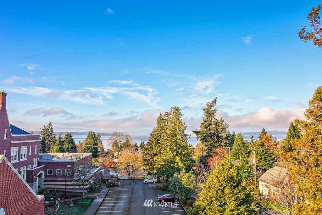 4307 Southwest Frontenac Street, Unit B Seattle, WA 98136 - Photo 16 of 19 Gallery Image 16