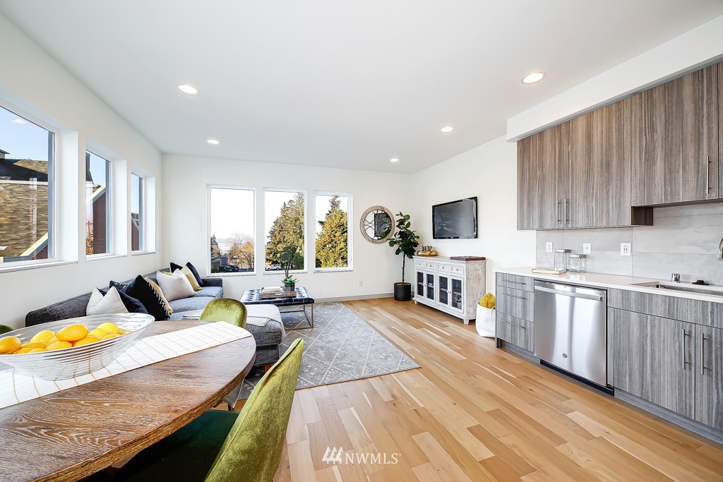 4307 Southwest Frontenac Street, Unit B Seattle, WA 98136 - Photo 7 of 19 Gallery Image 7