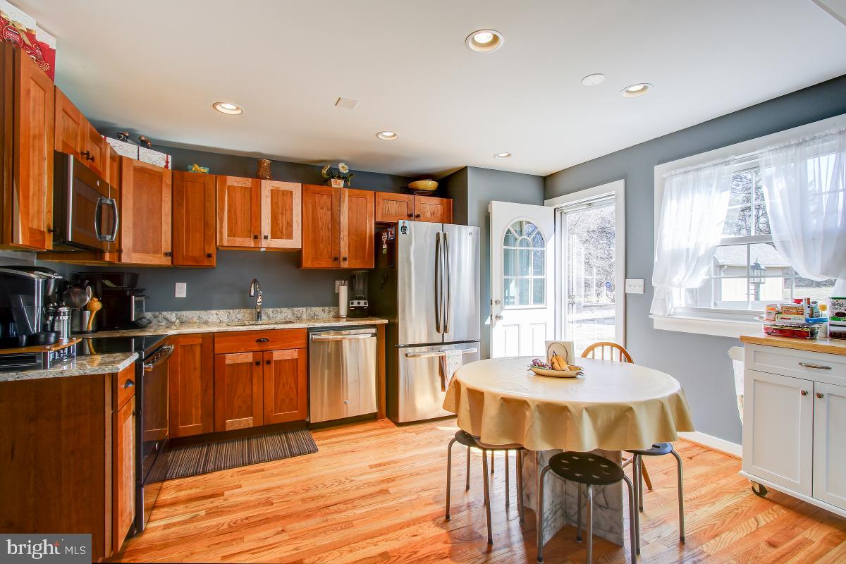 14016 Schaeffer Road Germantown, MD 20874 - Photo 9 of 46 Gallery Image 9