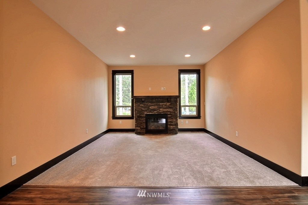 10991 Banner Road Southeast Olalla, WA 98359 - Photo 4 of 13 Gallery Image 4