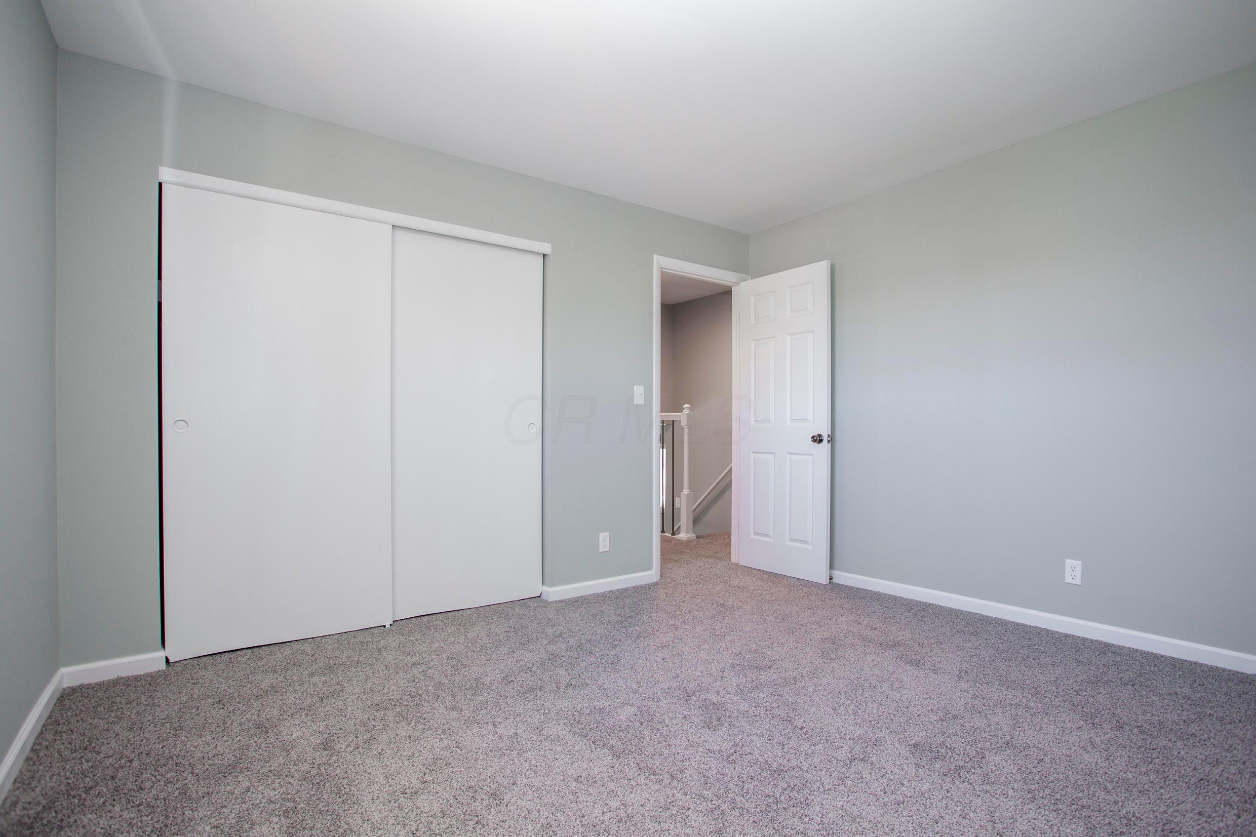 2886 Fleet Road Columbus, OH 43232 - Photo 16 of 26 Gallery Image 16