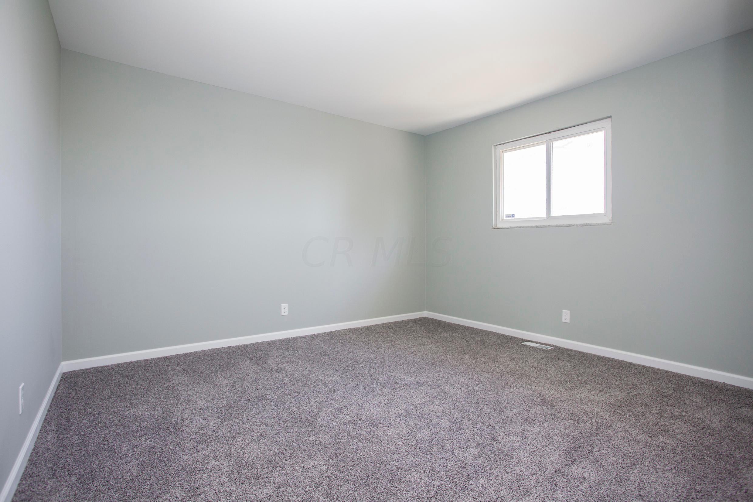 2886 Fleet Road Columbus, OH 43232 - Photo 18 of 26 Gallery Image 18