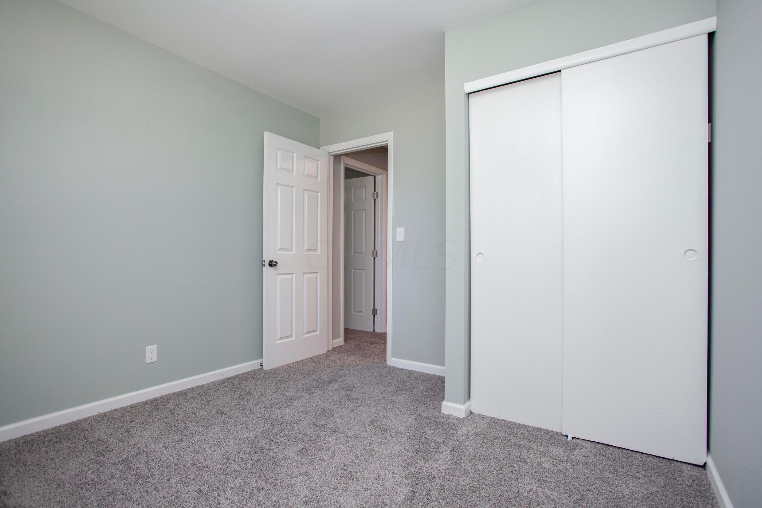 2886 Fleet Road Columbus, OH 43232 - Photo 21 of 26 Gallery Image 21