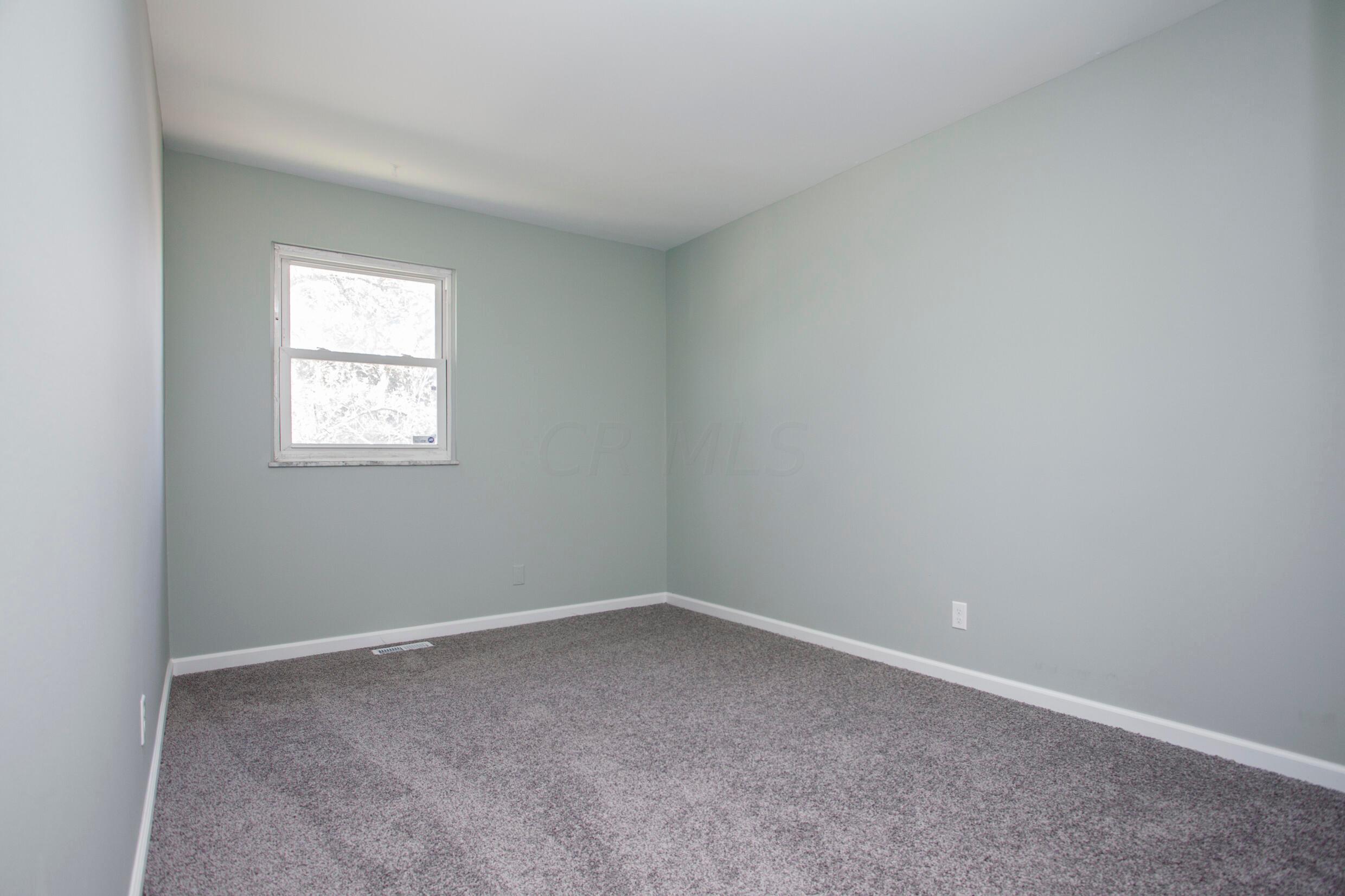 2886 Fleet Road Columbus, OH 43232 - Photo 22 of 26 Gallery Image 22