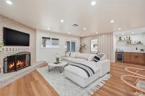$1,249,000 | 4806 Canehill Avenue, Lakewood, CA 90713
