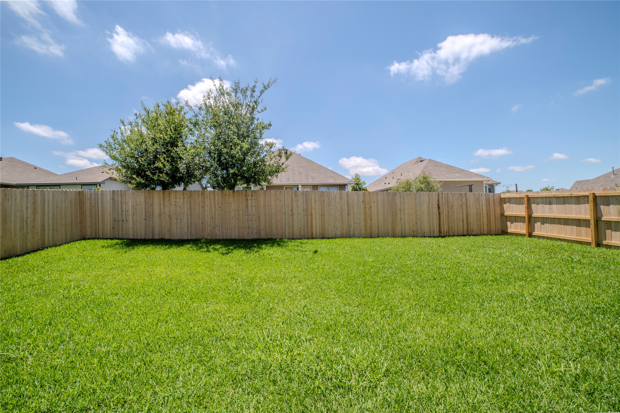 1402 Lk Rdg Drive Brenham, TX 77833 - Photo 35 of 35 a view of a backyard