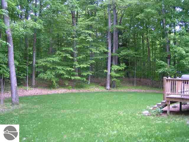 7028 South Dunns Farm Road Maple City, MI 49664 - Photo 3 of 9 1661874-2.JPG