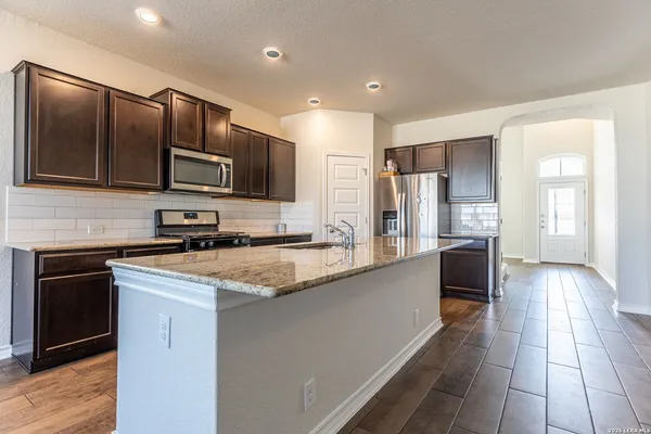 $2,500 | 13811 Newman Stage, San Antonio, TX 78254