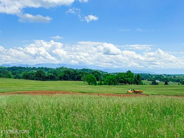 $273,500 | 15 Summerset Drive, Talbott, TN 37877