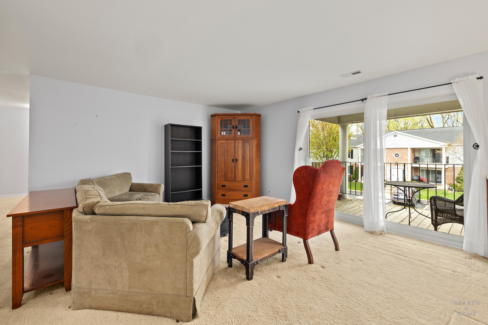 969 Golf Course Road, Unit 8 Crystal Lake, IL 60014 - Photo 3 of 19 Gallery Image 3