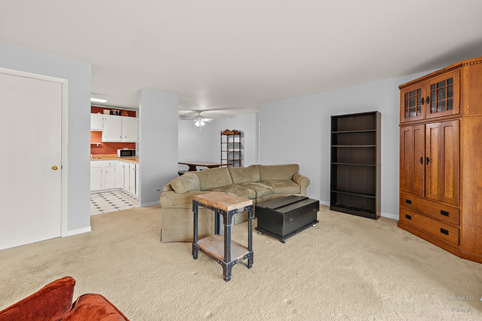 969 Golf Course Road, Unit 8 Crystal Lake, IL 60014 - Photo 4 of 19 Gallery Image 4