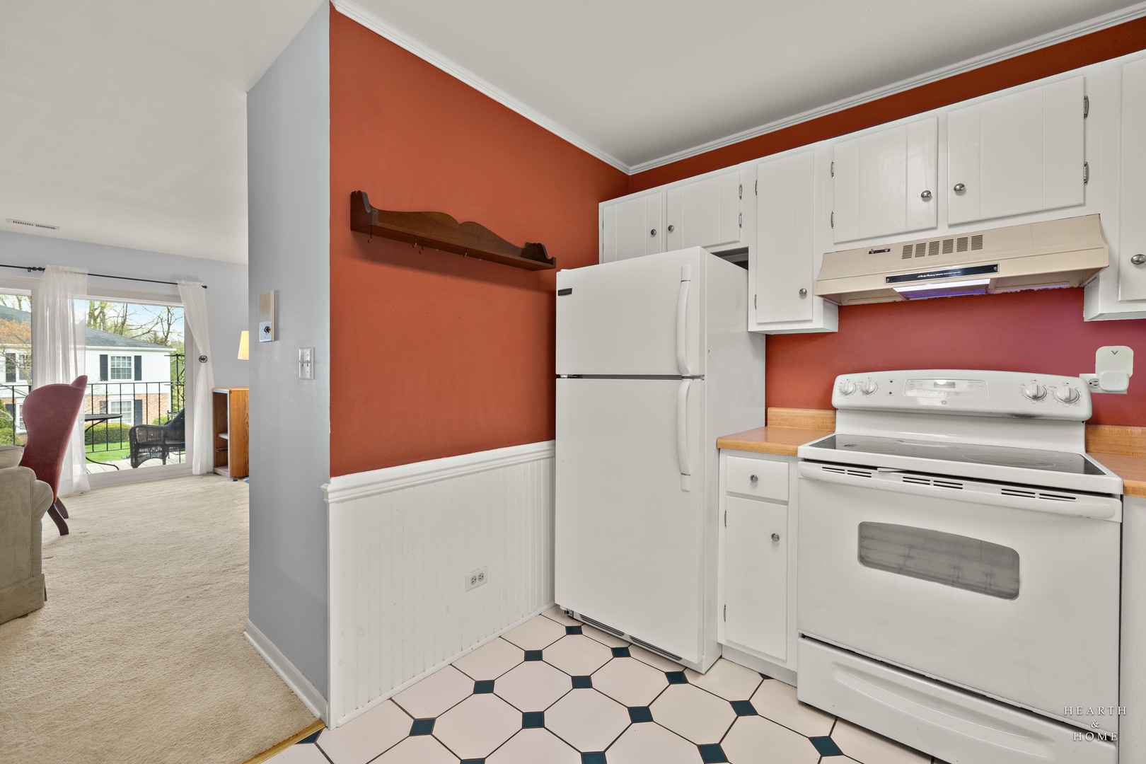 969 Golf Course Road, Unit 8 Crystal Lake, IL 60014 - Photo 8 of 19 Gallery Image 8