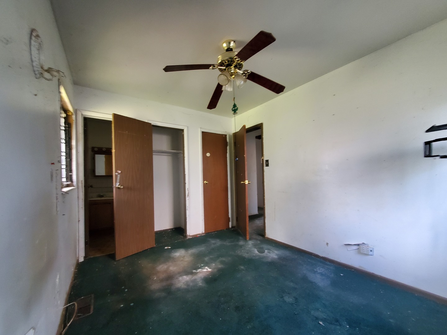 2854 223rd Street Sauk Village, IL 60411 - Photo 11 of 18 a view of a room with a ceiling fan