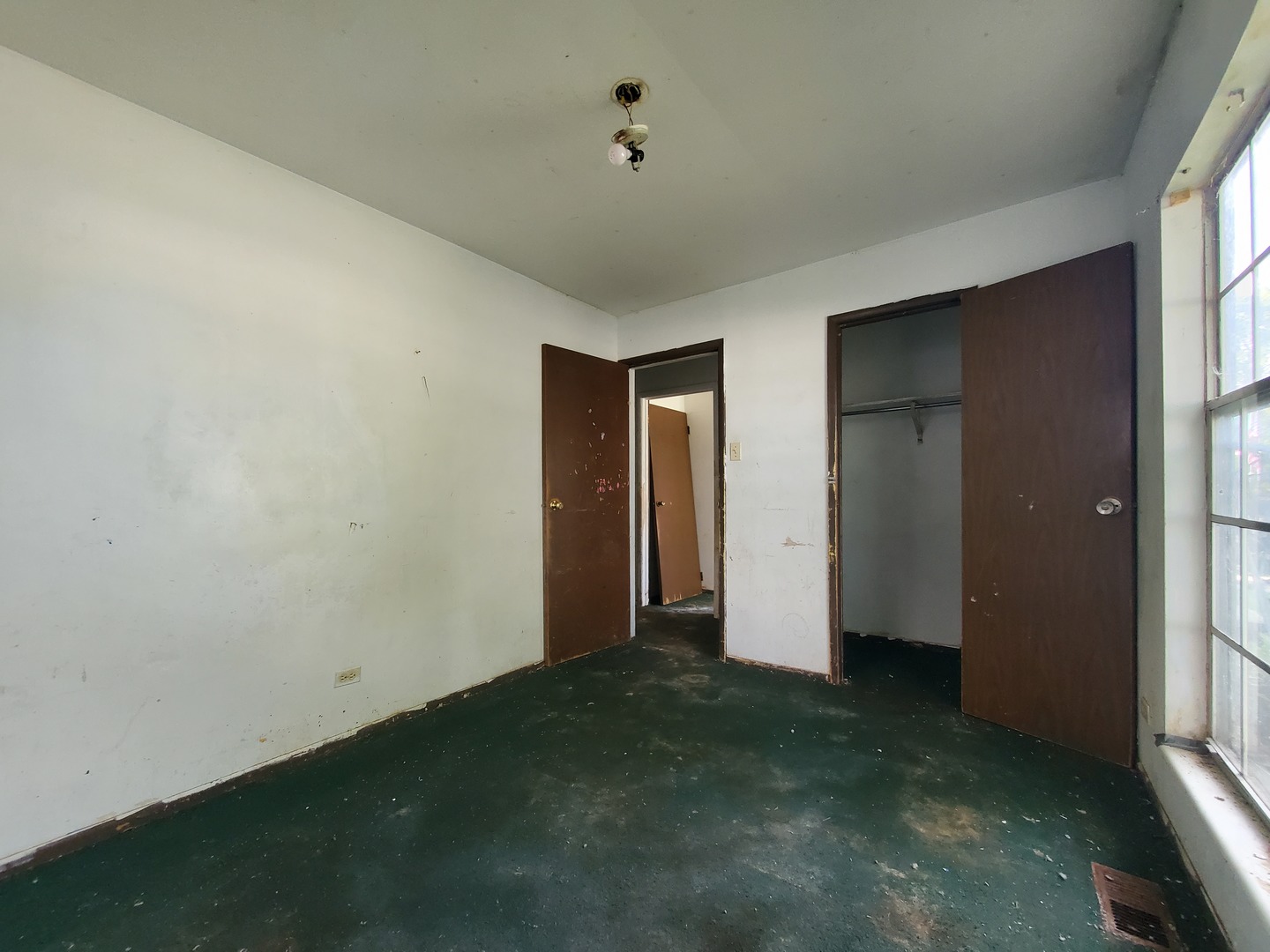 2854 223rd Street Sauk Village, IL 60411 - Photo 15 of 18 an empty room with closet area