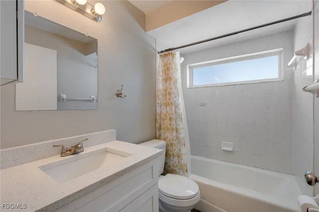 $900,000 | 425 Southwest 47th Terrace, Unit 58, Cape Coral, FL 33914