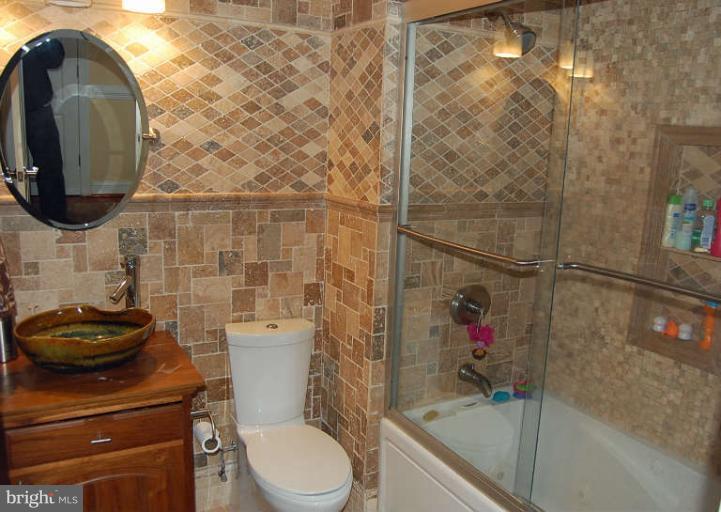 128 South River Clubhouse Road Edgewater, MD 21037 - Photo 11 of 30 Bath