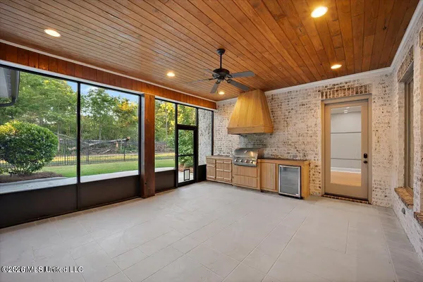 $921,300 | 404 Edgewood Drive, Madison, MS 39110