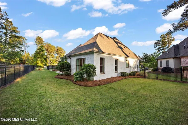 $921,300 | 404 Edgewood Drive, Madison, MS 39110