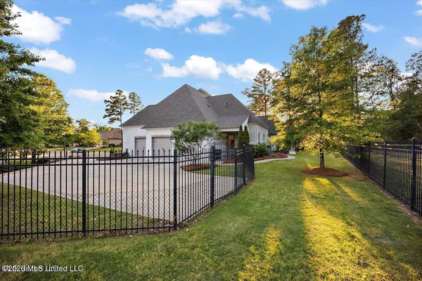 $921,300 | 404 Edgewood Drive, Madison, MS 39110